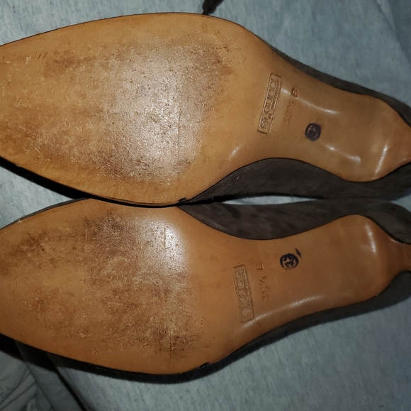Gucci Suede Shoes - Picture 4 of 5